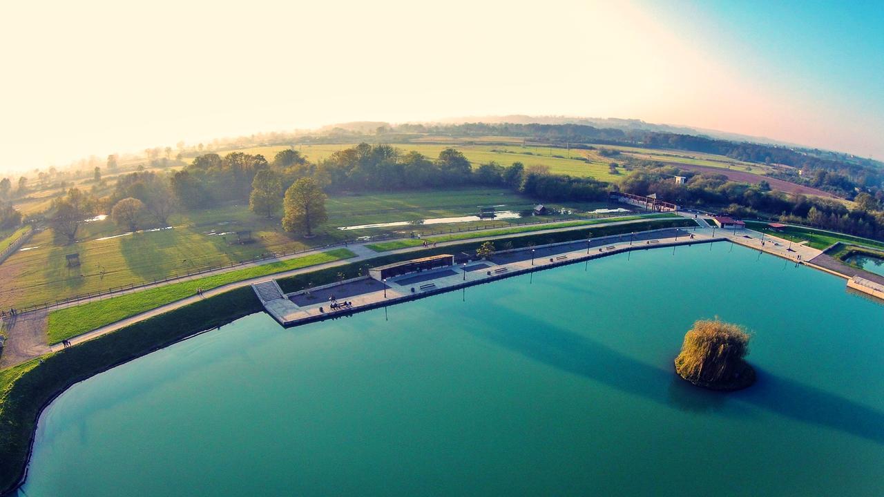 Jezero Jelen Otel Tesanj Dış mekan fotoğraf