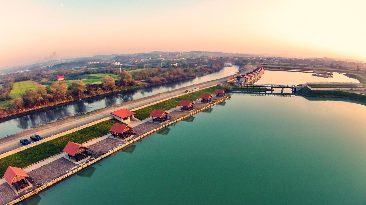 Jezero Jelen Otel Tesanj Dış mekan fotoğraf