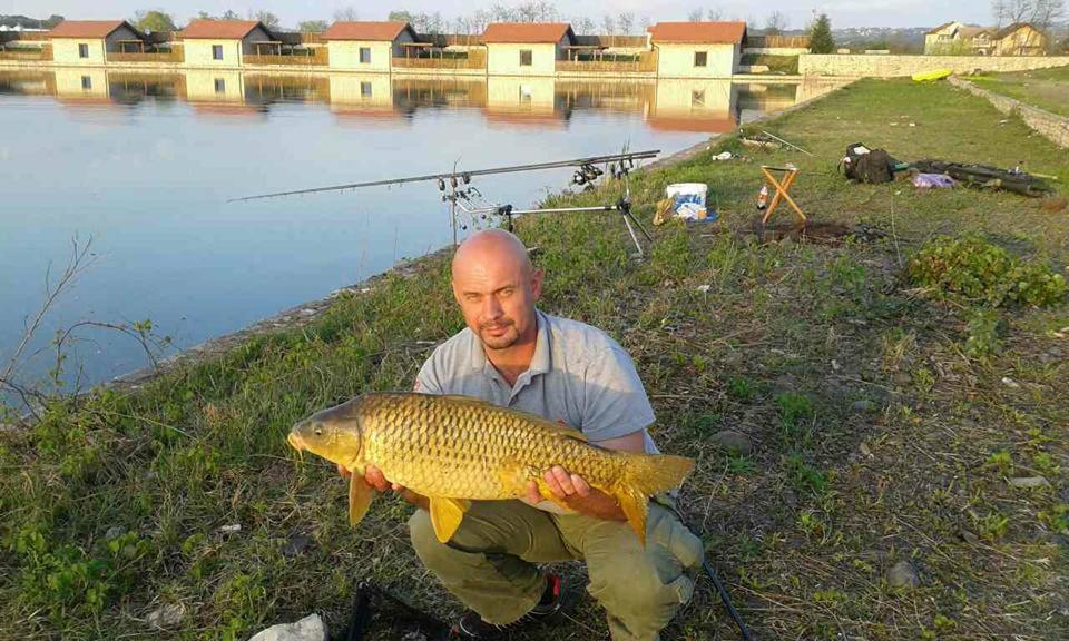 Jezero Jelen Otel Tesanj Dış mekan fotoğraf