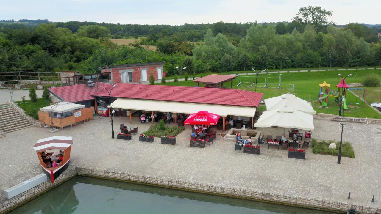 Jezero Jelen Otel Tesanj Dış mekan fotoğraf