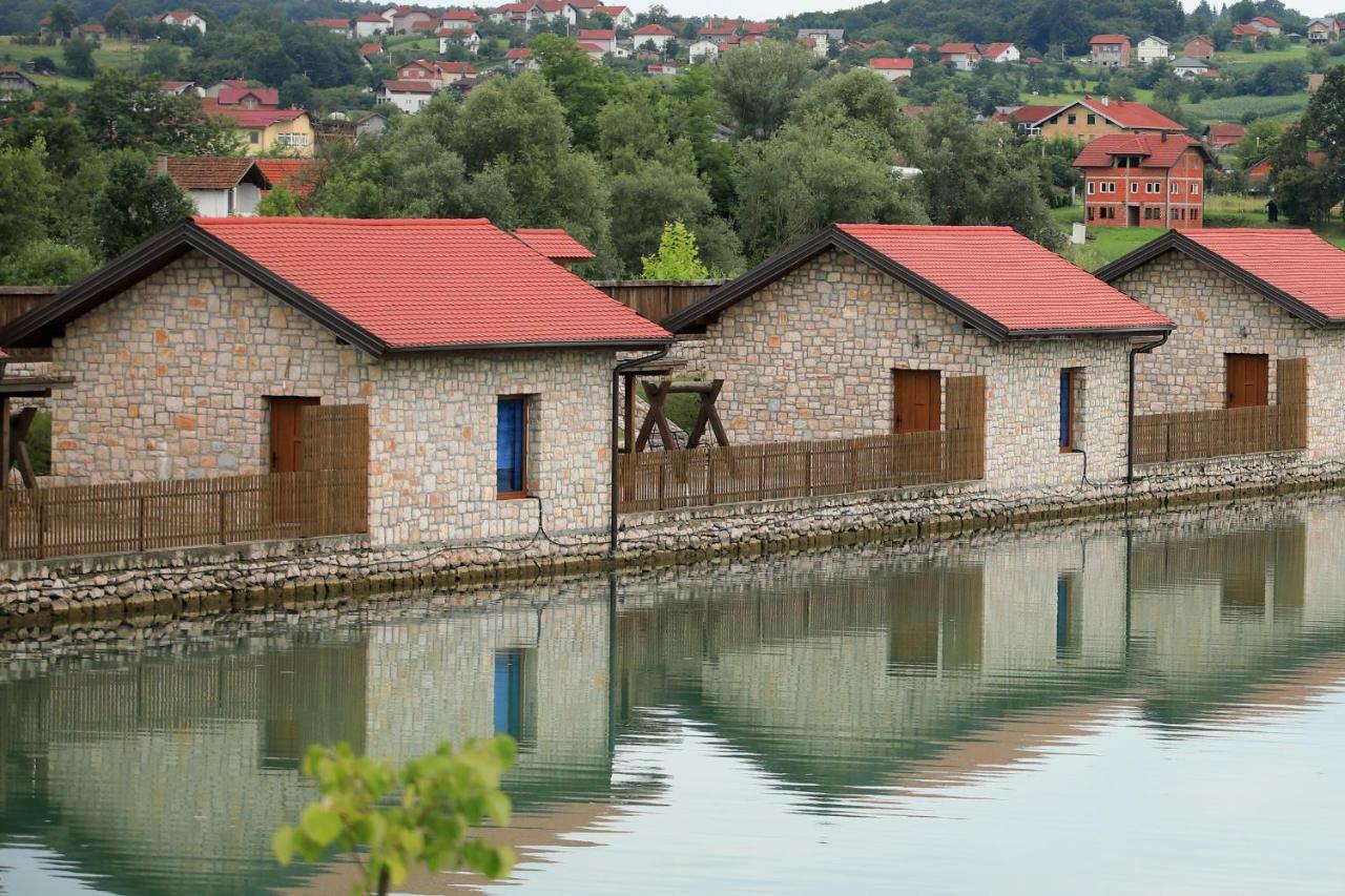 Jezero Jelen Otel Tesanj Dış mekan fotoğraf